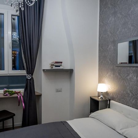 Inside Roma Rooms Exterior photo