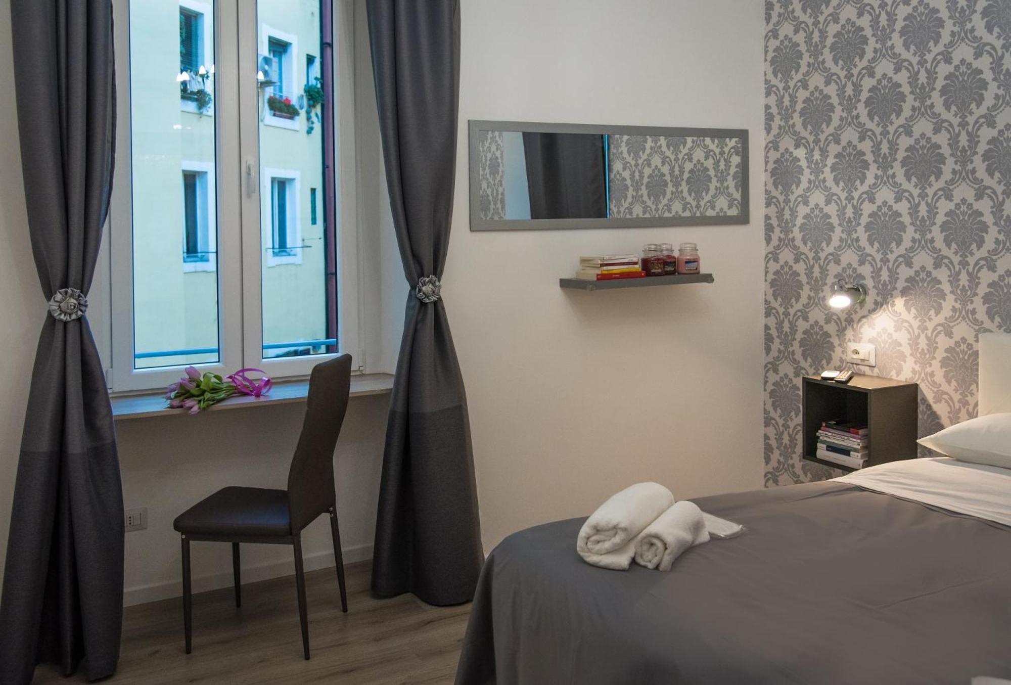 Inside Roma Rooms Exterior photo
