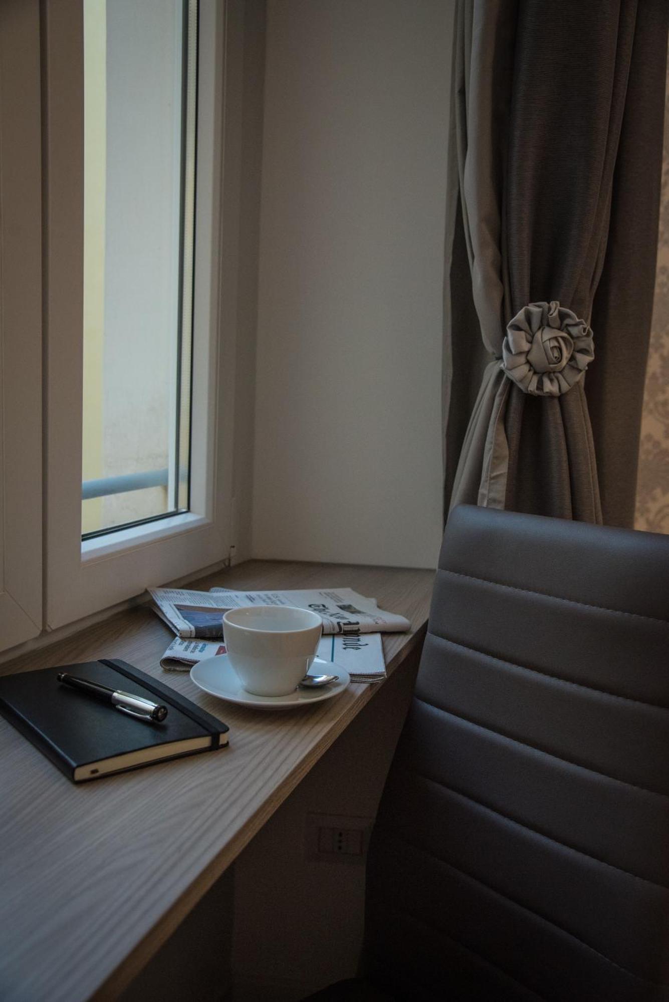 Inside Roma Rooms Exterior photo